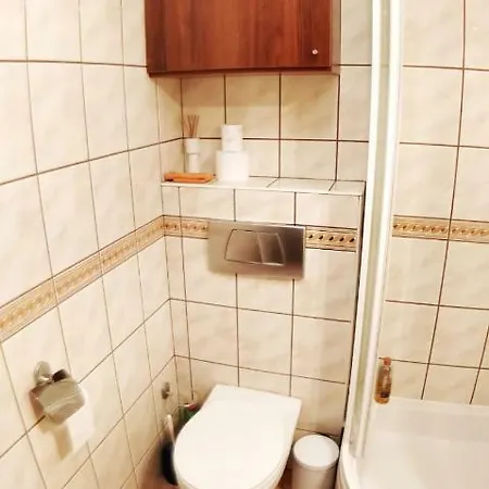 At Friends-metro Kabaty Private Bathroom Privat bolig